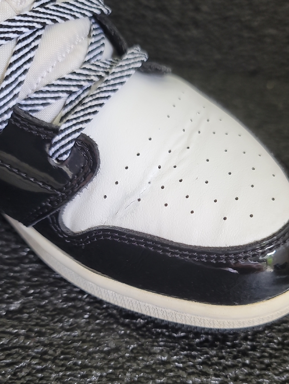 Nike Air Jordan 1 Mid (special edition) "Cyber Active Vibrant Pink" Wmns 8 - Picture 13 of 16